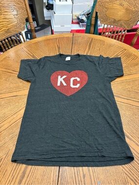 Charlie Hustle KC Heart Graphic Short Sleeve Tee - Black and Red